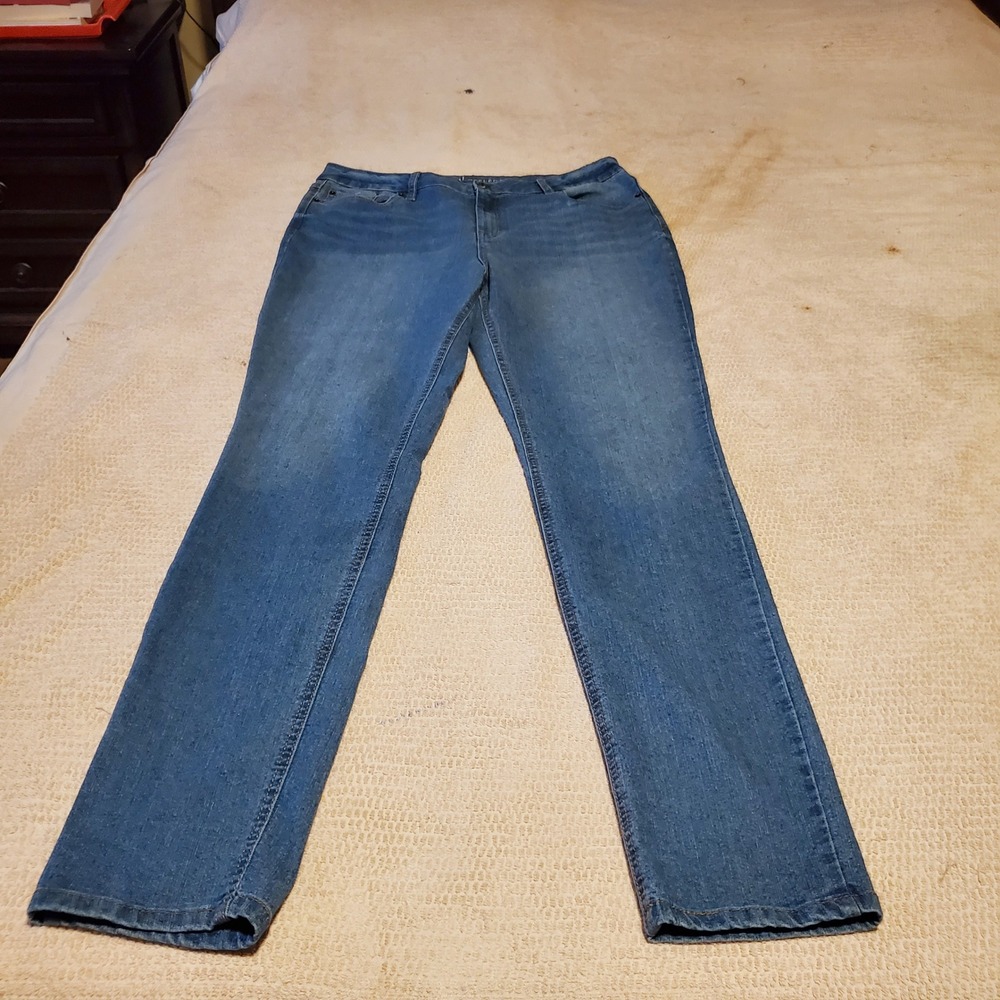 Natural Reflections Womens 16T Straight Leg Jeans Medium Wash Embroidered Tall